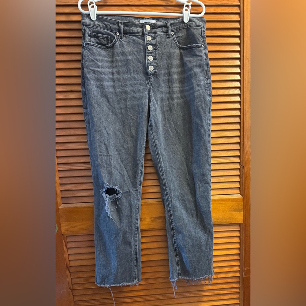 High-waist Straight Crop Distressed Black Jeans